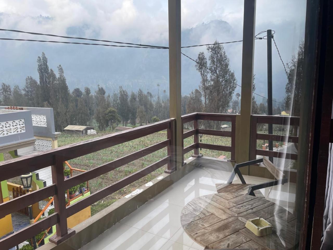 Bromo Semesta Guesthouse Probolinggo Ngoại thất bức ảnh